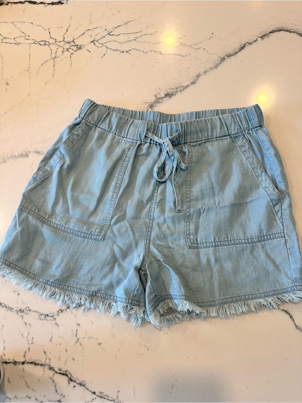 Thread & Supply Jolie Wash Tencel Frayed Hem Pull-On Shorts – Size Small
